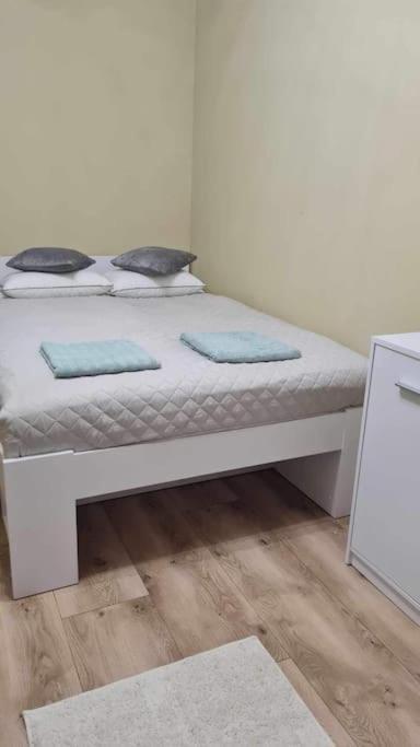 Ferienwohnung Mily, Nowy, Luksusowy Apartament Przemyśl Exterior foto